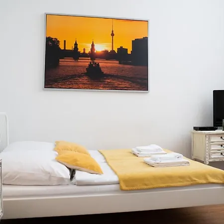 City Studio In Friedrichshain 아파트