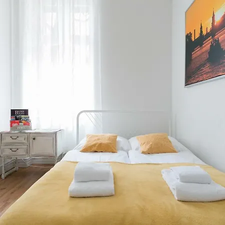 City Studio In Friedrichshain 아파트 *